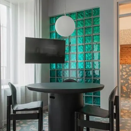 Resume Apartments, Swimmer Lounge No 4 By Urban Rent Apartment *